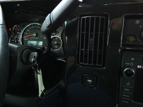 Used 2017 GMC Savana 2500 RWD image 28