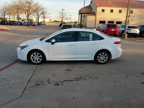 Used 2024 Toyota Corolla LE image 4