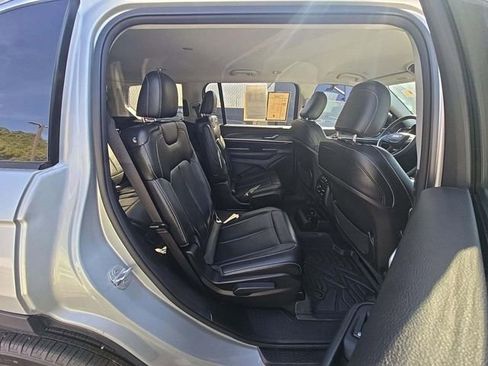 Used 2023 Jeep Grand Cherokee L Limited image 19