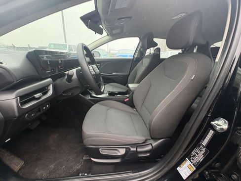 Used 2025 Kia K4 LXS image 24