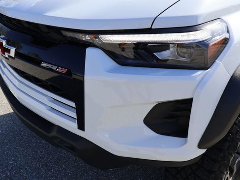 Used 2024 Chevrolet Colorado ZR2 w/ ZR2 Convenience Package III image 3