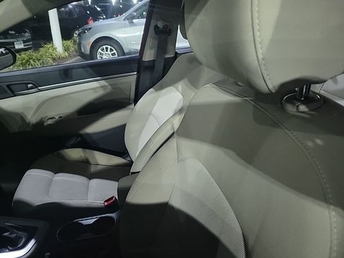 Used 2018 Hyundai Elantra Value Edition image 23