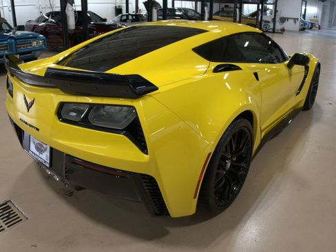 Used 2016 Chevrolet Corvette Z06 w/ 3LZ Preferred Equipment Group RWD image 6