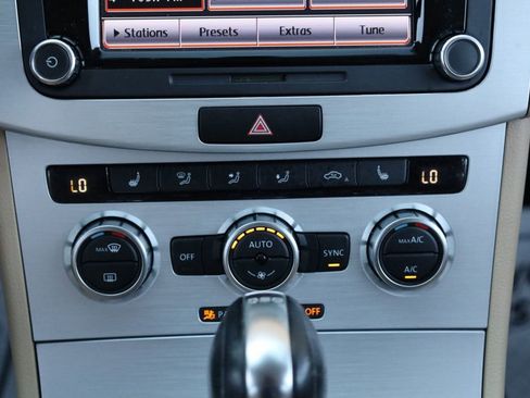 Used 2013 Volkswagen CC R-Line image 29