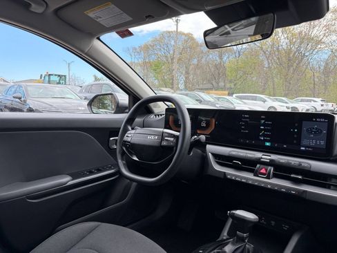 Used 2025 Kia K4 FWD image 32