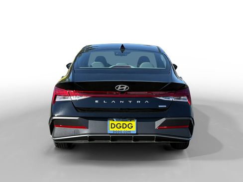 New 2026 Hyundai Elantra Blue image 4