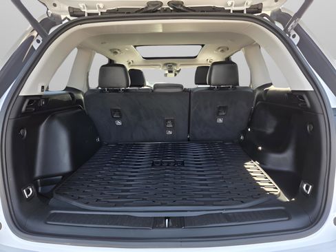 Used 2023 Jeep Grand Cherokee Limited w/ Luxury Tech Group II image 31