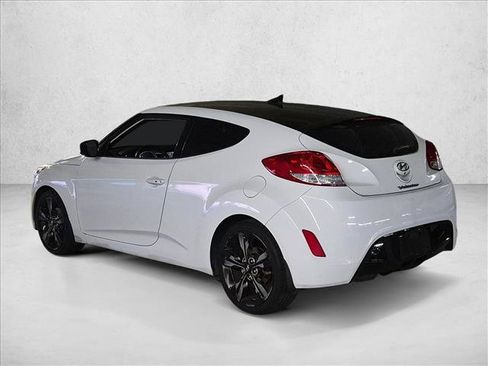 Used 2017 Hyundai Veloster Value Edition FWD image 7