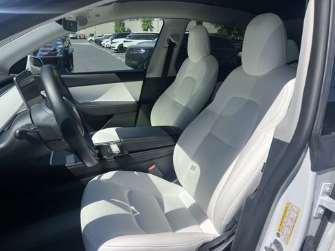 Used 2022 Tesla Model Y Performance AWD/4WD image 15