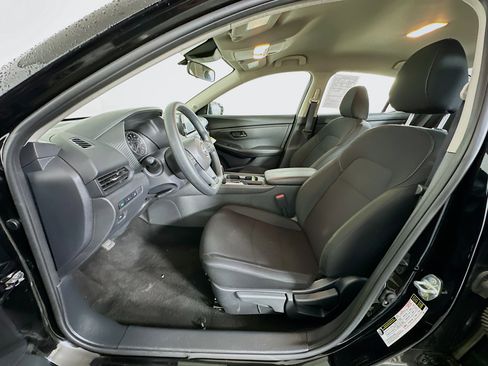 Used 2025 Nissan Sentra S image 13