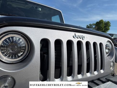 Used 2015 Jeep Wrangler Unlimited Sahara AWD/4WD image 35