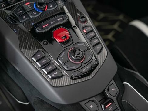 Used 2016 Lamborghini Aventador LP 750-4 Superveloce AWD/4WD image 24