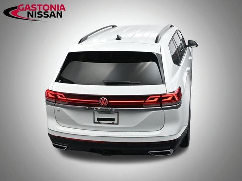 Used 2024 Volkswagen Atlas SE image 21