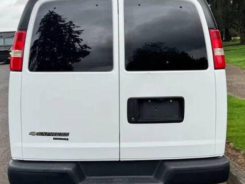 Used 2014 Chevrolet Express 2500 LS RWD image 4