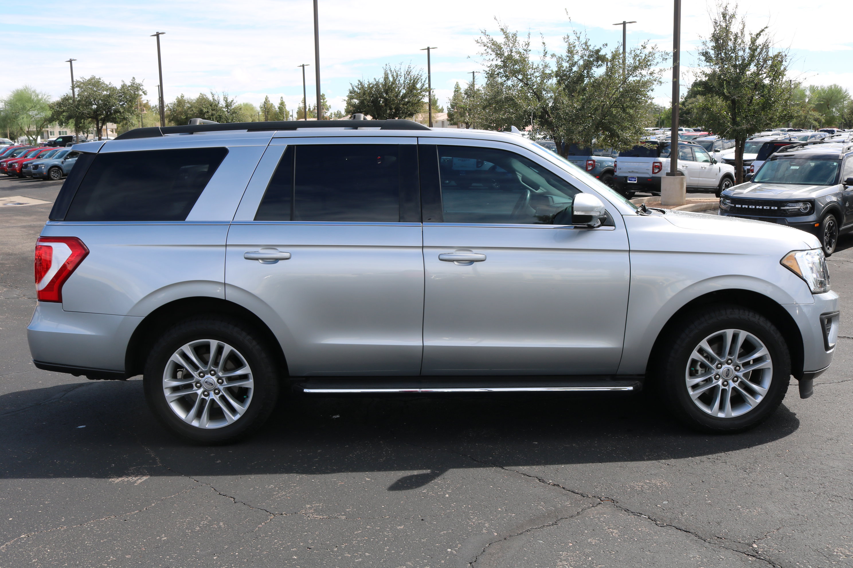 Certified 2020 Ford Expedition XLT w/ Equipment Group 202A AWD/4WD image 4