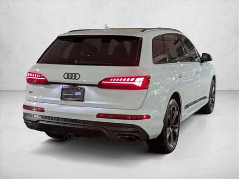 Certified 2025 Audi Q7 3.0T Premium Plus image 5