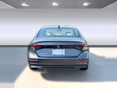 Used 2025 Honda Accord SE image 10