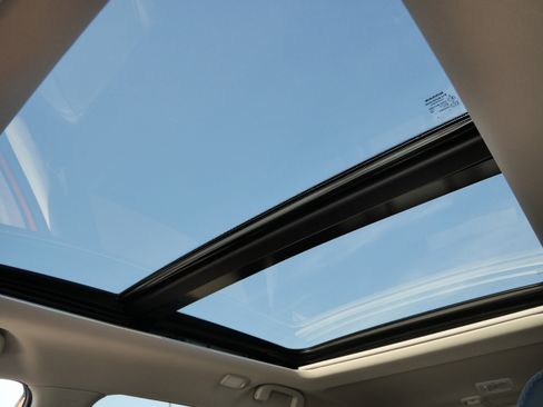 Used 2020 Nissan Rogue SL w/ Premium Package image 34