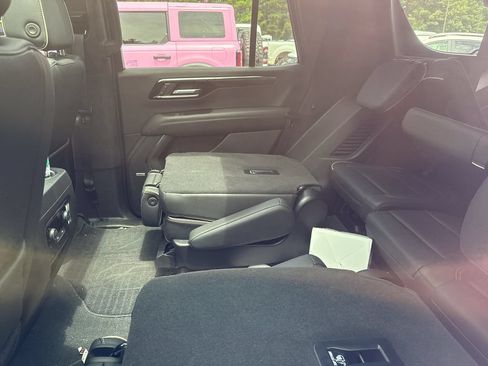 Used 2025 Chevrolet Tahoe Premier w/ Sun And Tow Package AWD/4WD image 13