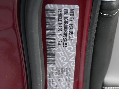 Used 2023 Jeep Grand Cherokee Overland w/ Luxury Tech Group IV image 18