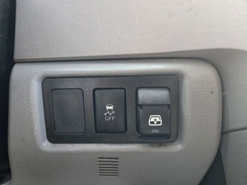 Used 2013 Toyota Tundra 4x4 CrewMax w/ TRD Off-Road Pkg image 27