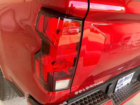 Used 2023 Chevrolet Colorado LT RWD image 13