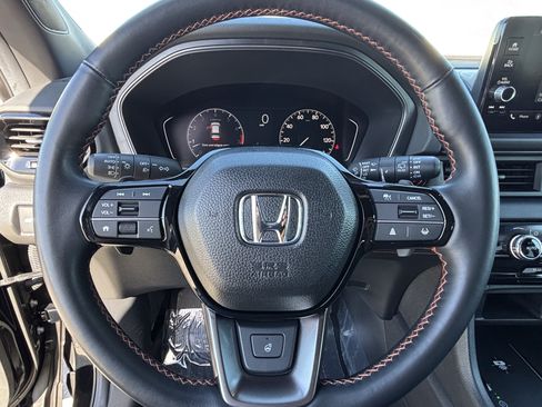 Certified 2025 Honda Pilot TrailSport image 25