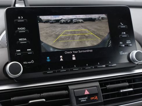 Used 2018 Honda Accord LX image 12