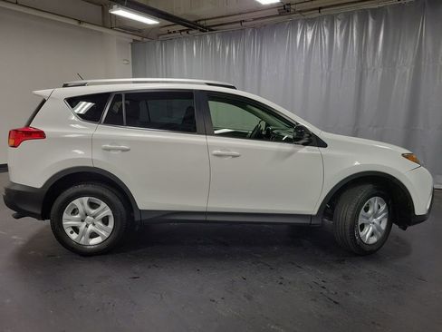 Used 2015 Toyota RAV4 LE image 9