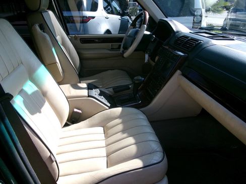 Used 2002 Land Rover Range Rover HSE image 9