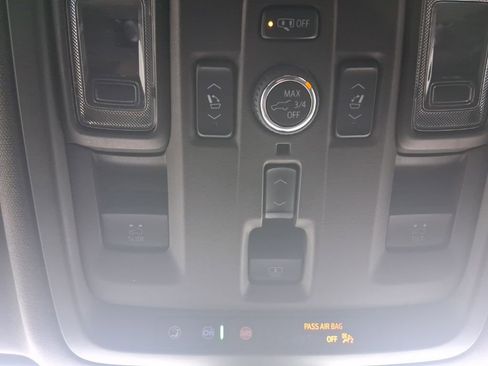 Used 2022 GMC Yukon Denali w/ Advanced Technology Package image 36