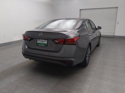 Used 2025 Nissan Altima 2.5 SV FWD image 7