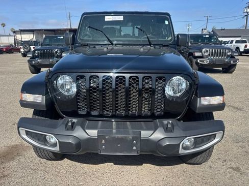 Used 2022 Jeep Gladiator Sport AWD/4WD image 2