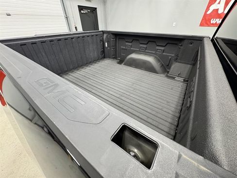 Used 2024 GMC Sierra 1500 Elevation w/ LPO, Elevation Black Package AWD/4WD image 15