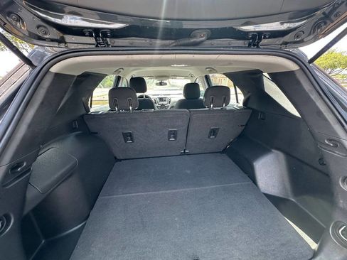 Used 2020 Chevrolet Equinox LS image 16