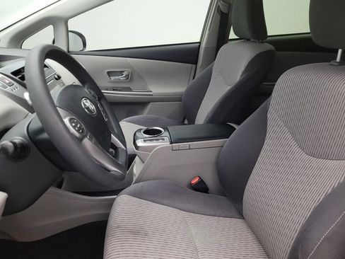Used 2015 Toyota Prius V Four image 17