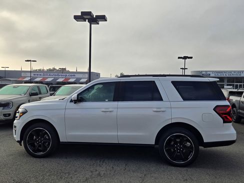 Certified 2023 Ford Expedition Limited image 7