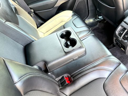 Used 2019 Jeep Cherokee Latitude Plus w/ Comfort/Convenience Group image 42