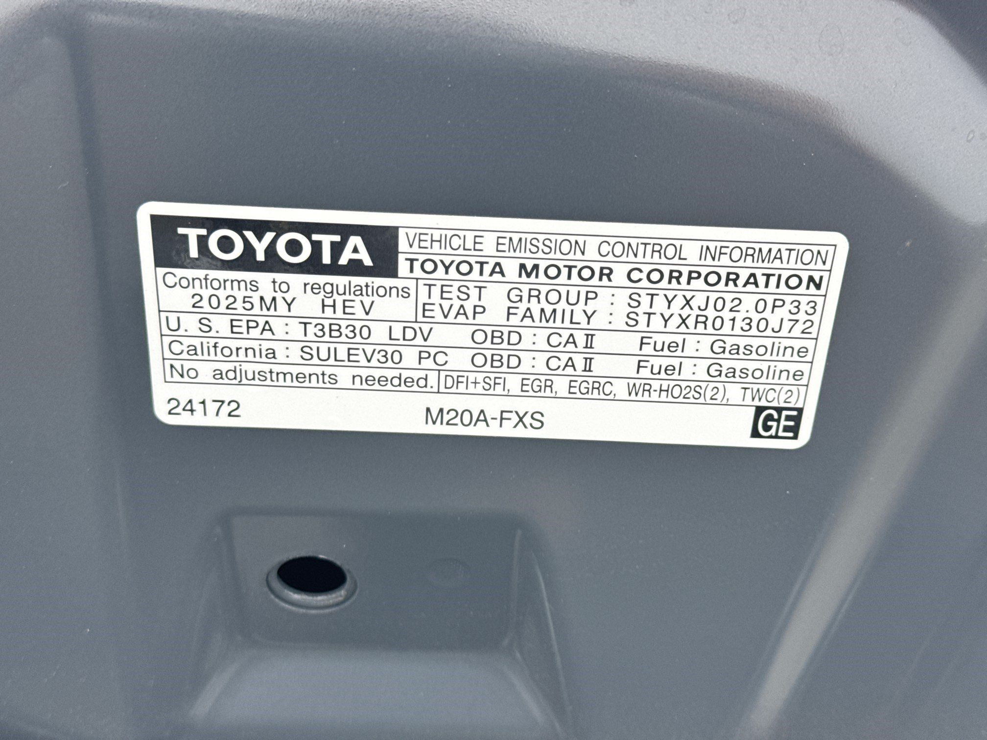Used 2025 Toyota Prius XLE FWD image 19