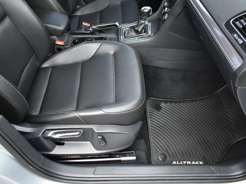 Used 2017 Volkswagen Golf Alltrack SE AWD/4WD image 29