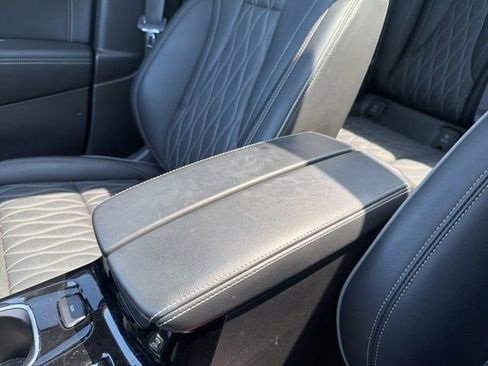 Used 2023 Buick Envision Avenir AWD/4WD image 25