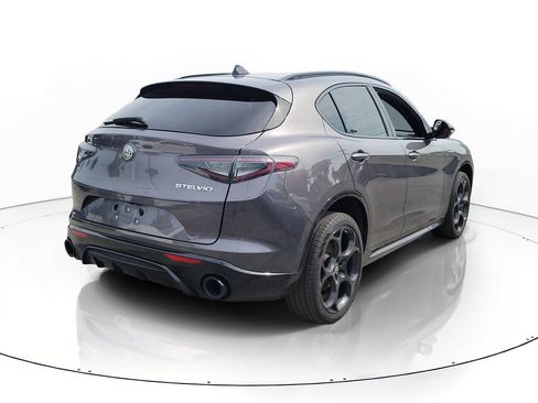 Used 2025 Alfa Romeo Stelvio Sprint AWD/4WD image 4