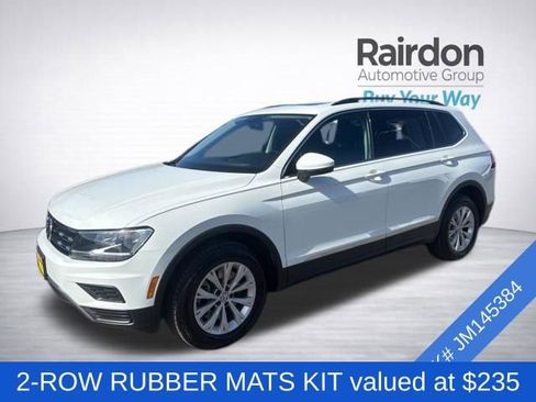 Used 2018 Volkswagen Tiguan SE w/ Panoramic Sunroof Package AWD/4WD image 3