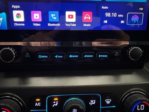 Used 2017 Chevrolet Silverado 1500 LT w/ Midnight Edition AWD/4WD image 26