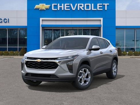 New 2026 Chevrolet Trax LS w/ LS Convenience Package FWD image 6