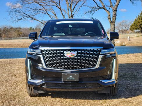 Certified 2021 Cadillac Escalade Luxury image 2