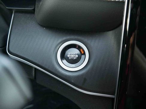 Certified 2025 Jeep Grand Cherokee L Altitude AWD/4WD image 28