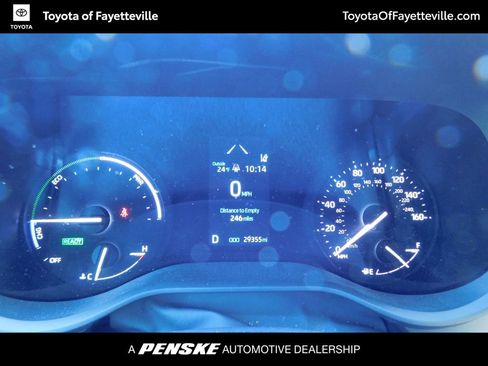 Used 2023 Toyota Sienna XSE image 12