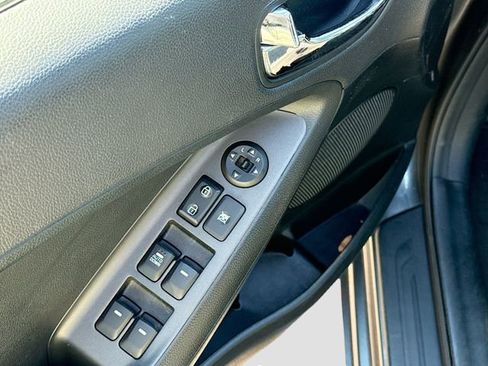Used 2016 Kia Forte LX FWD image 17