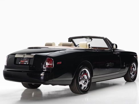 Used 2010 Rolls-Royce Phantom Drophead Coupe RWD image 9